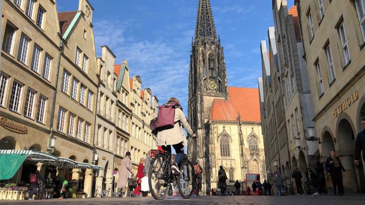 Radfahrerin in Münster