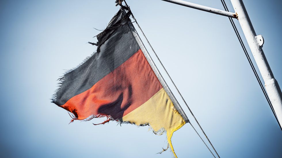 Zerschlissene Deutschlandfahne