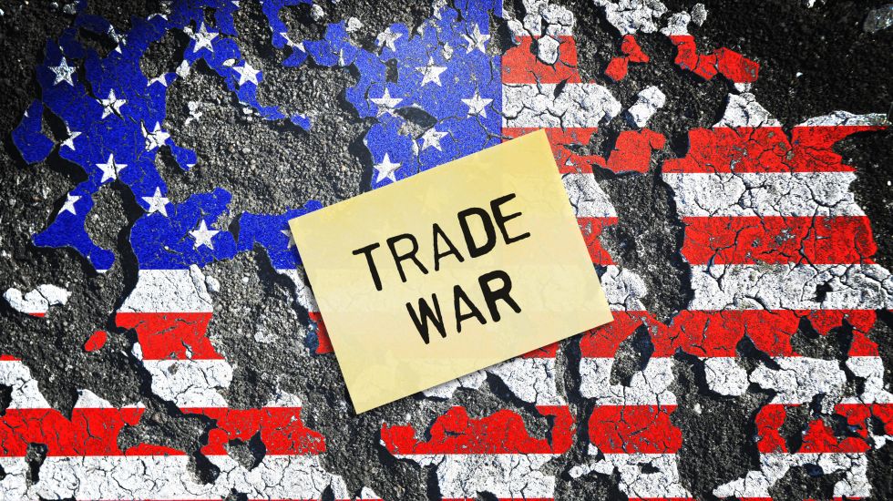 Finanz-Insider-warnt-vor-System-Kollaps-durch-Trump-Ein-Raub-berfall-in-Ma-anz-gen-