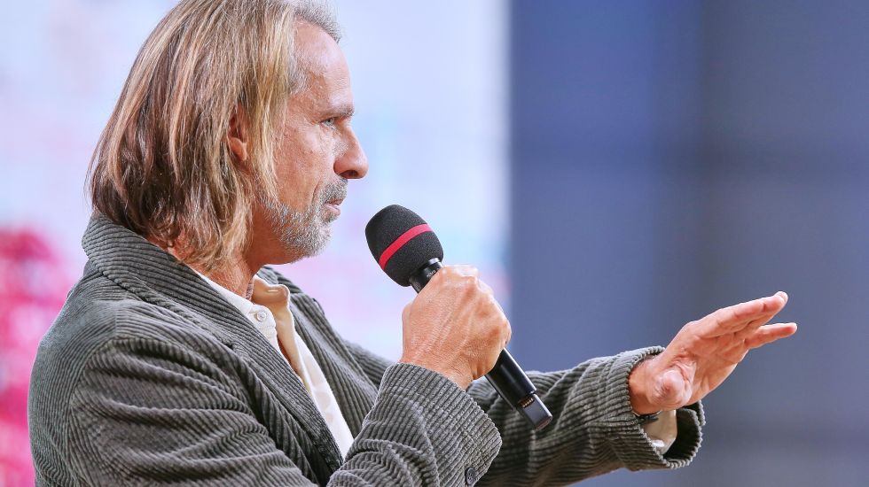 -ber-den-Philosophen-Richard-David-Precht-Dem-Zeitgeist-aufs-Maul