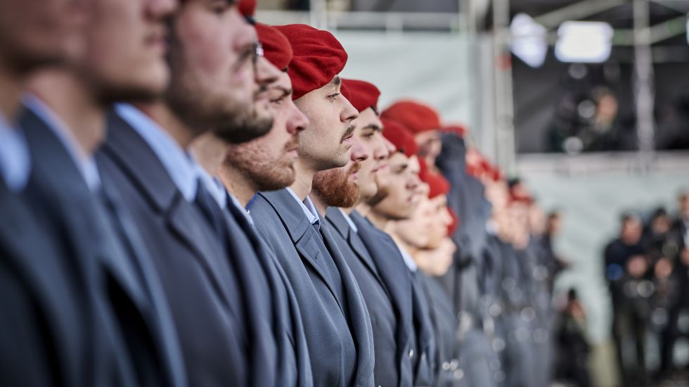 Neuer-Wehrdienst-Union-und-SPD-r-umen-Streitpunkte-bei-Wehrpflicht-aus