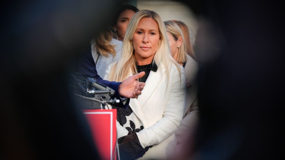 Gesetz-zur-Freigabe-der-Epstein-Akten-Trump-unterschreibt-und-beide-Parteien-zittern